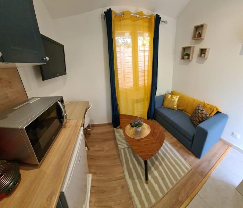 Petite Maison Cosy Dans Un Jardin. إرمونت المظهر الخارجي الصورة