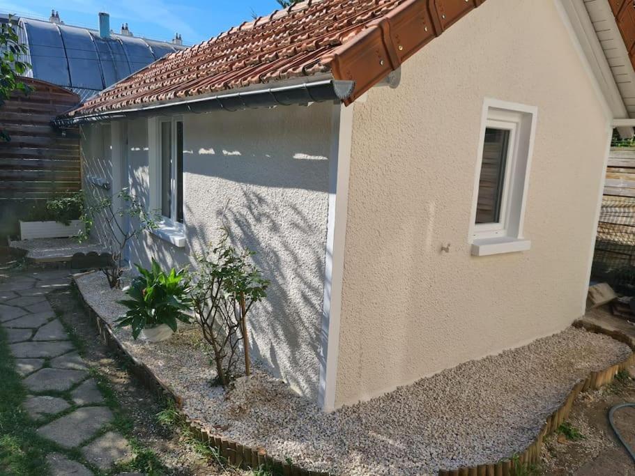 Petite Maison Cosy Dans Un Jardin. إرمونت المظهر الخارجي الصورة